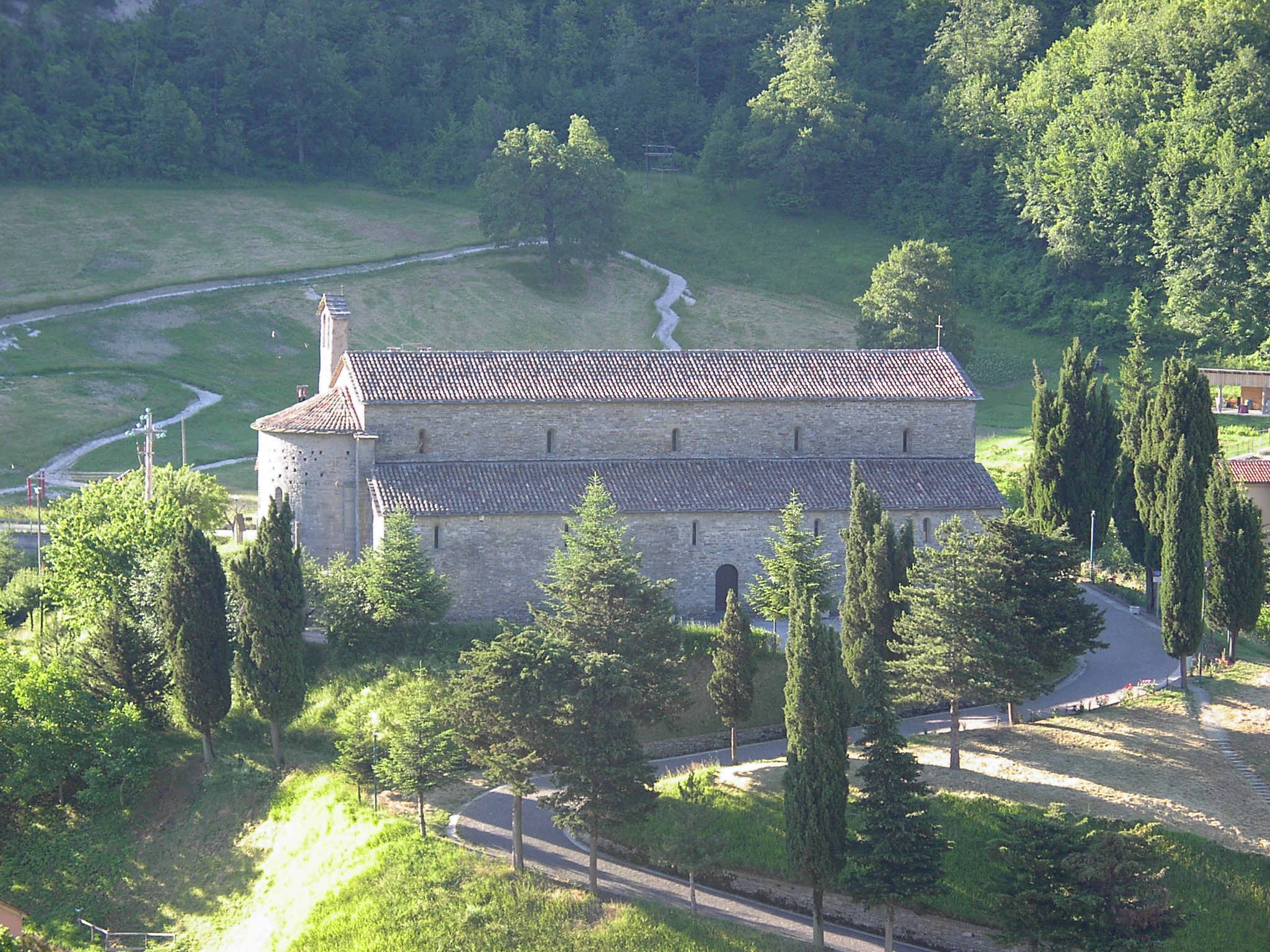 ABBAZIA DI SAN MICHELE ARCANGELO A LAMOLI DI BORGO PACE I Luoghi