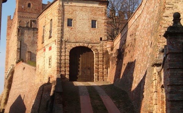 CONCENTRICO MEDIOEVALE E CASTELLO