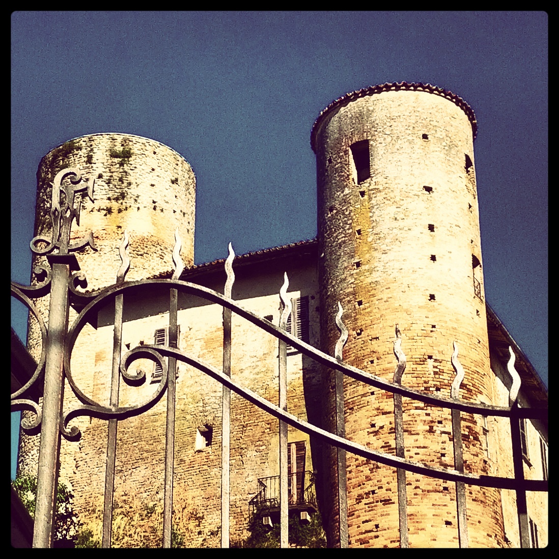 CASTELLO DI CASTIGLIONE FALLETTO