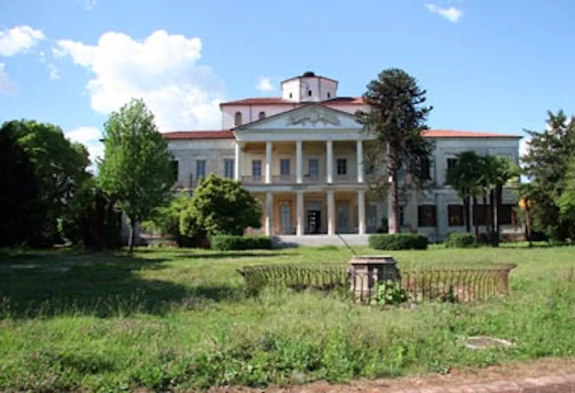 VILLA CACCIA: PARCO E MUSEO STORICO ETNOGRAFICO VILLA CACCIA: PARCO E MUSEO STORICO ETNOGRAFICO