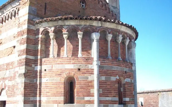 CHIESA ROMANICA DI SAN PIETRO AL CIMITERO