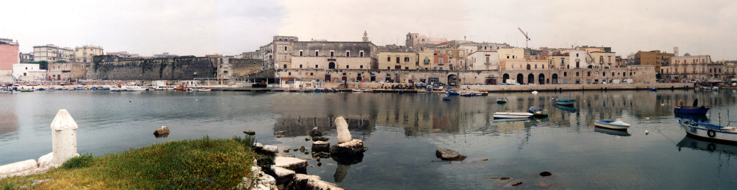 FRONTE DEL PORTO