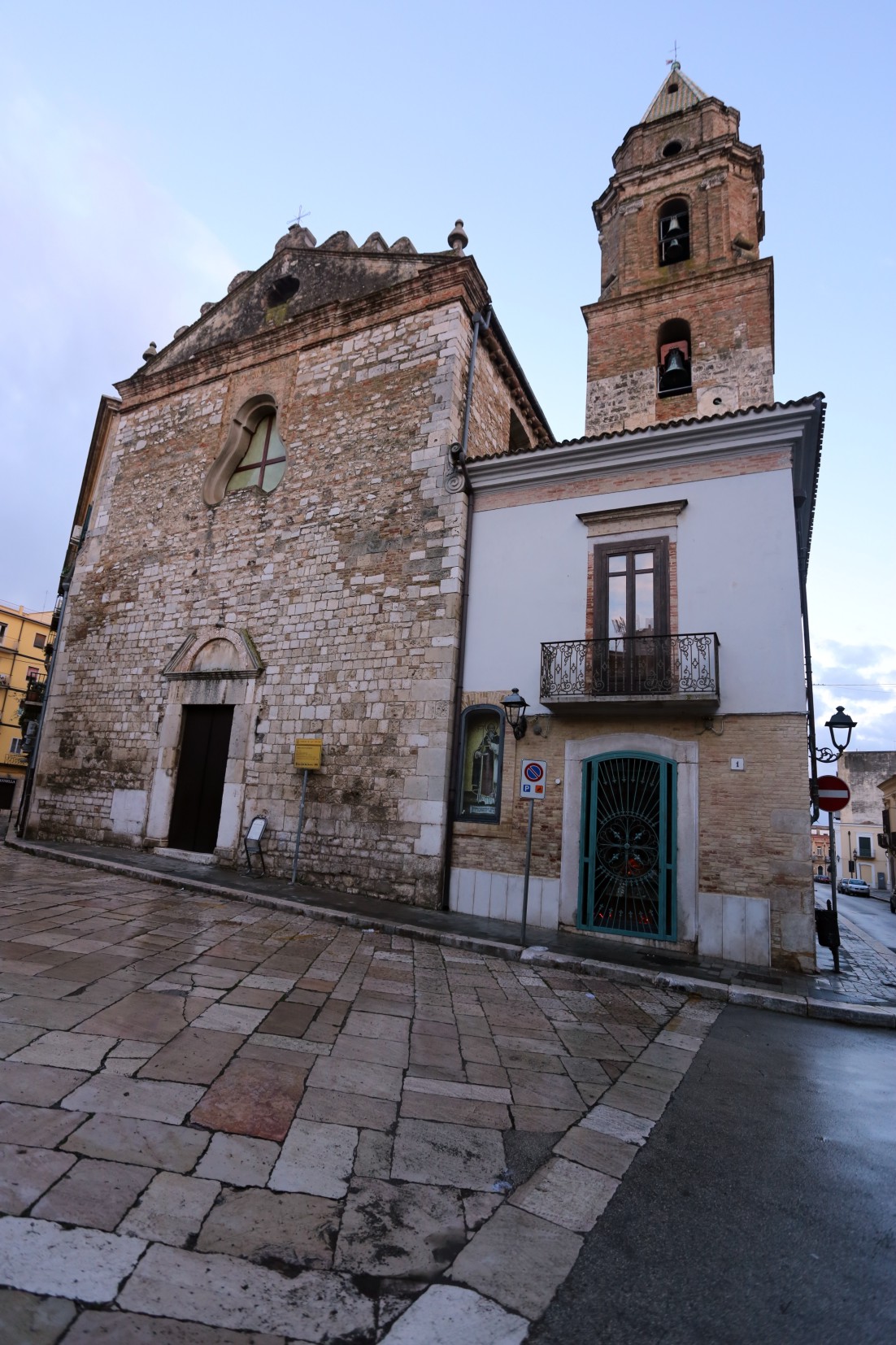 VISITA GUIDATA ALLA CHIESA DI SAN LORENZO, SAN NICOLA, SANTA MARIA ASSUNTA (CATTEDRALE), SAN SEVERINO 