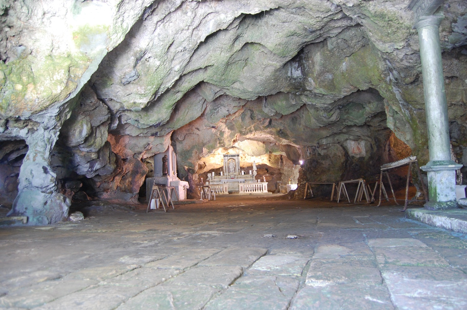 GROTTA DI SAN MICHELE ARCANGELO I Luoghi del Cuore FAI