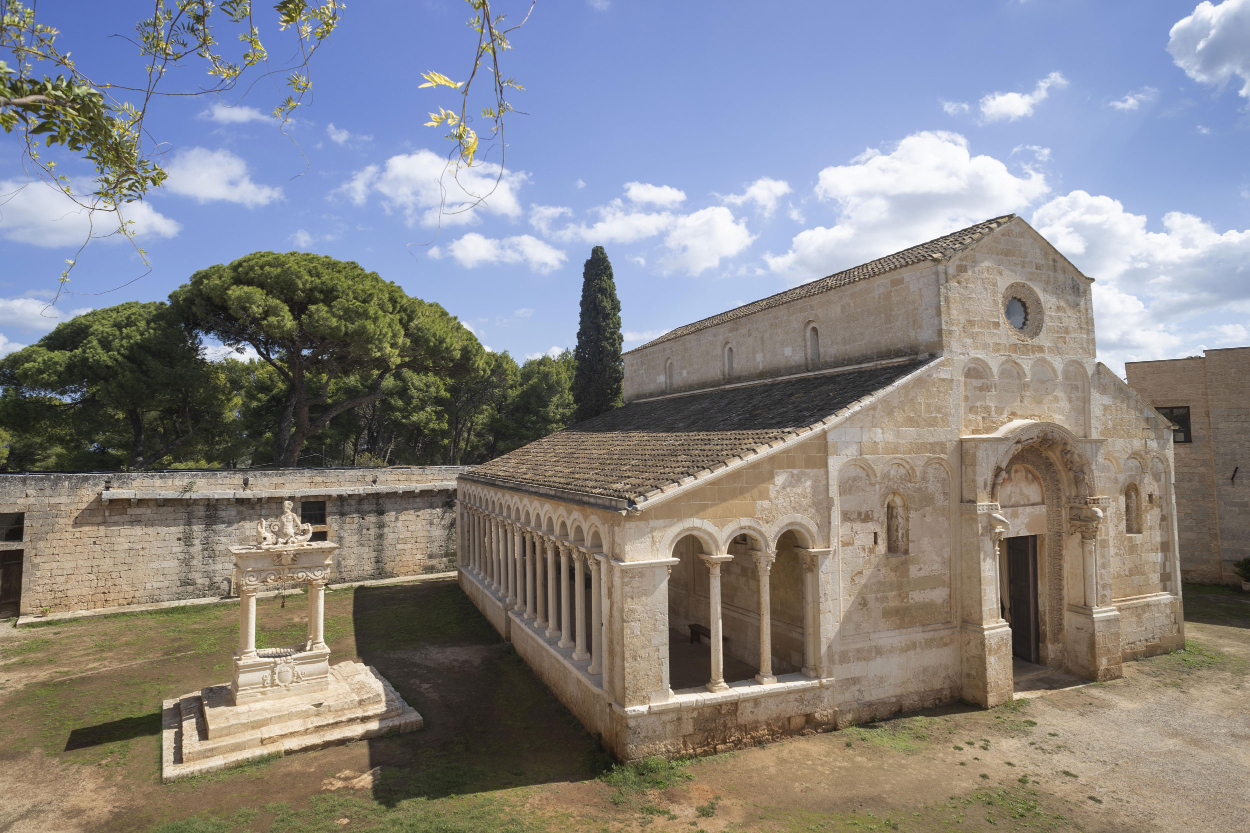 ABBAZIA DI SANTA MARIA DI CERRATE | ph. Lorenzo Cicconi Massi | © ©FAI