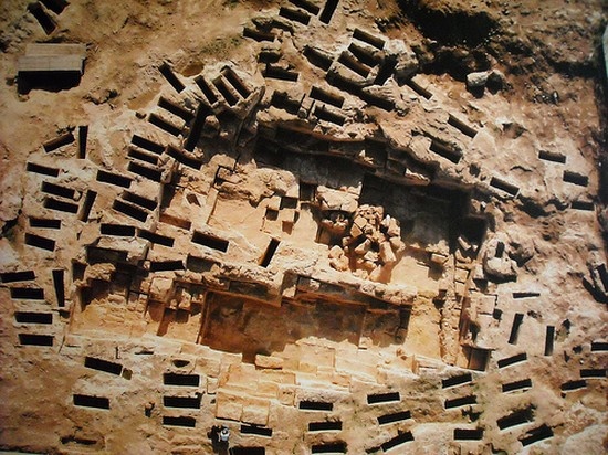 Tomba risalente al 1100 a.c.