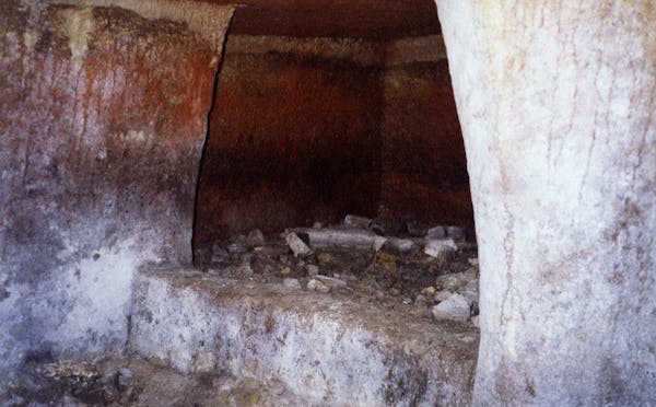 NECROPOLI A DOMUS DE JANAS DI MOLIA