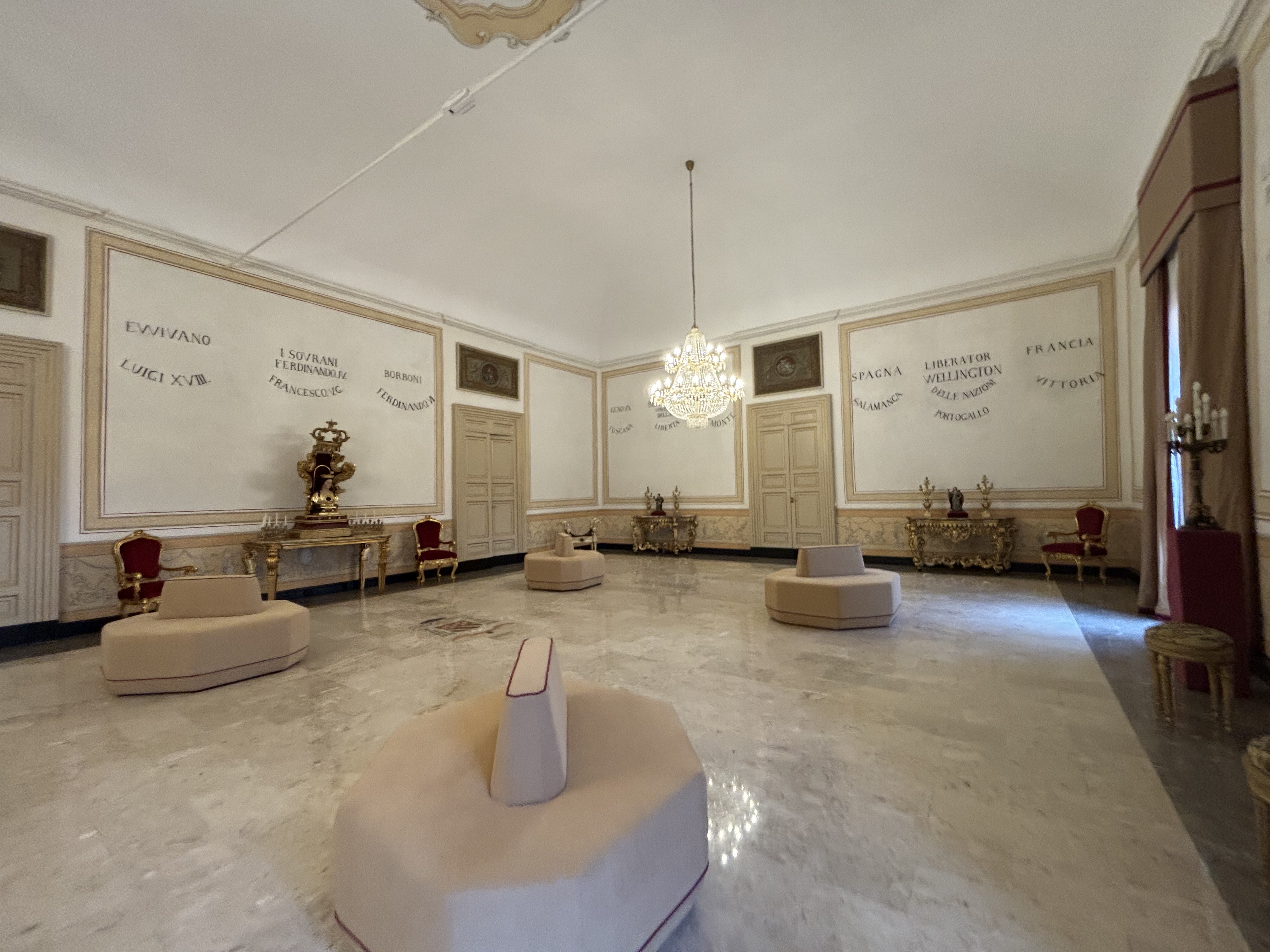 PALAZZO ARCIVESCOVILE DI CATANIA: I SALONI E LA BALCONATA