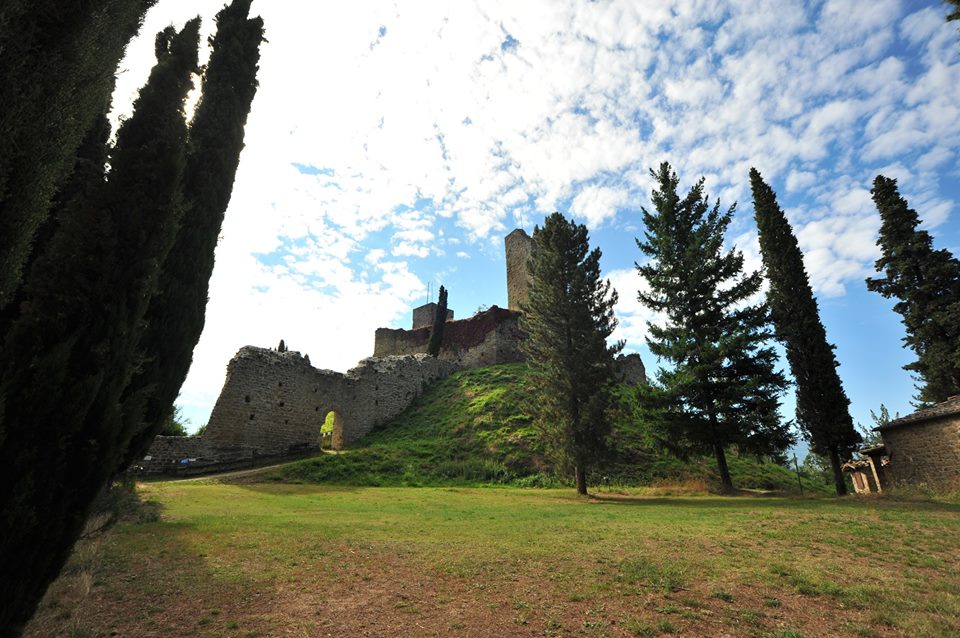 CASTELLO DI ROMENA I Luoghi del Cuore FAI