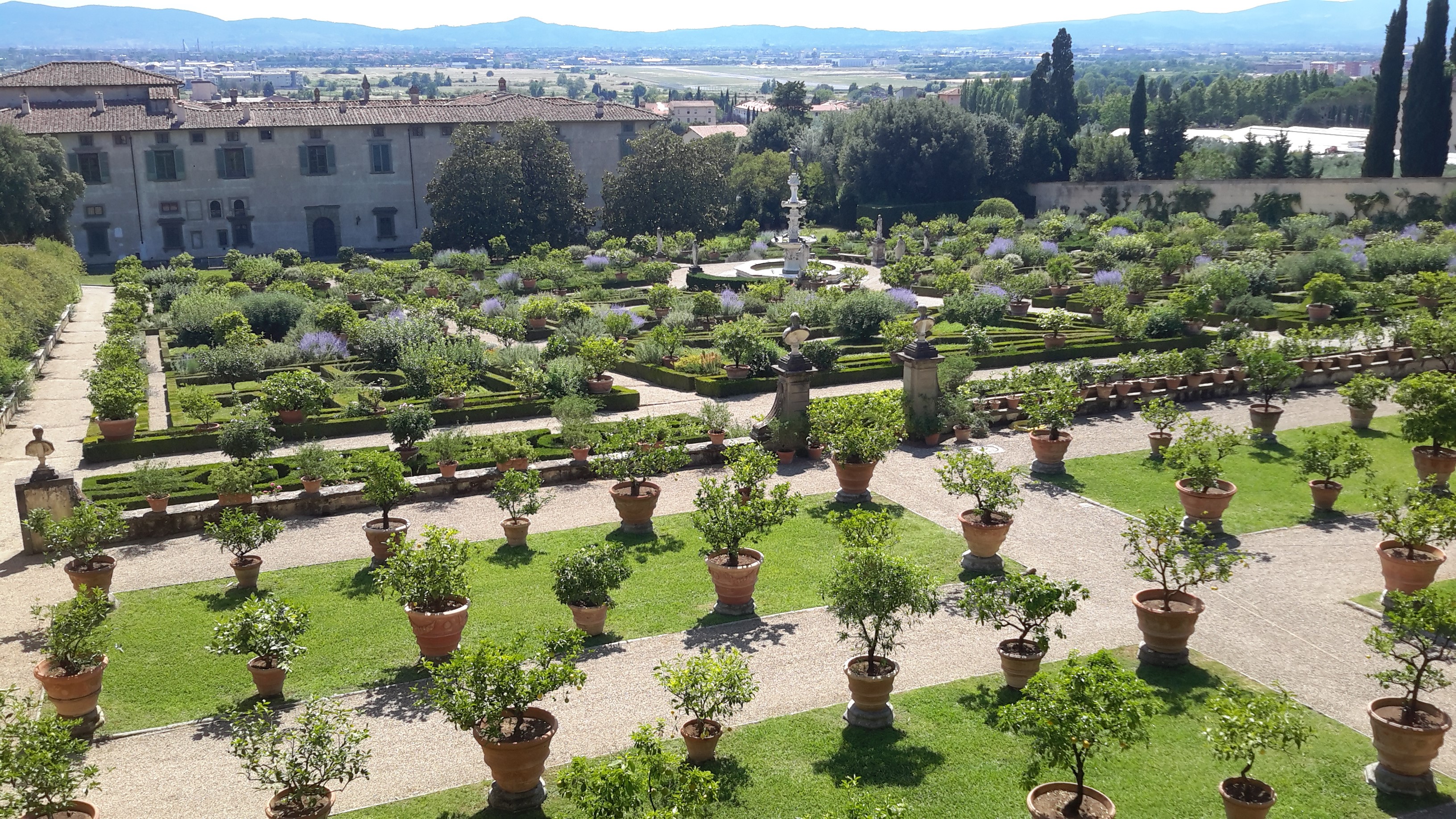 VILLA DI CASTELLO E GIARDINO