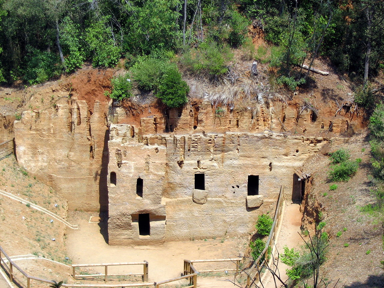 ACROPOLI DEL PARCO ARCHEOLOGICO DI BARATTI E POPULONIA