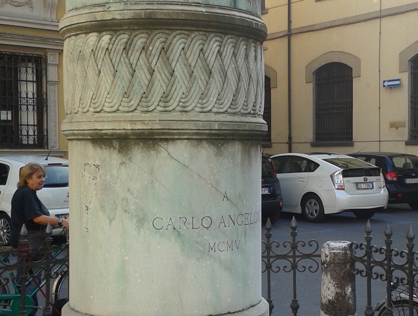 BASAMENTO DELLA STATUA A CARLO ANGELONI (GIA' FONTANA DI L. NOTTOLINI)