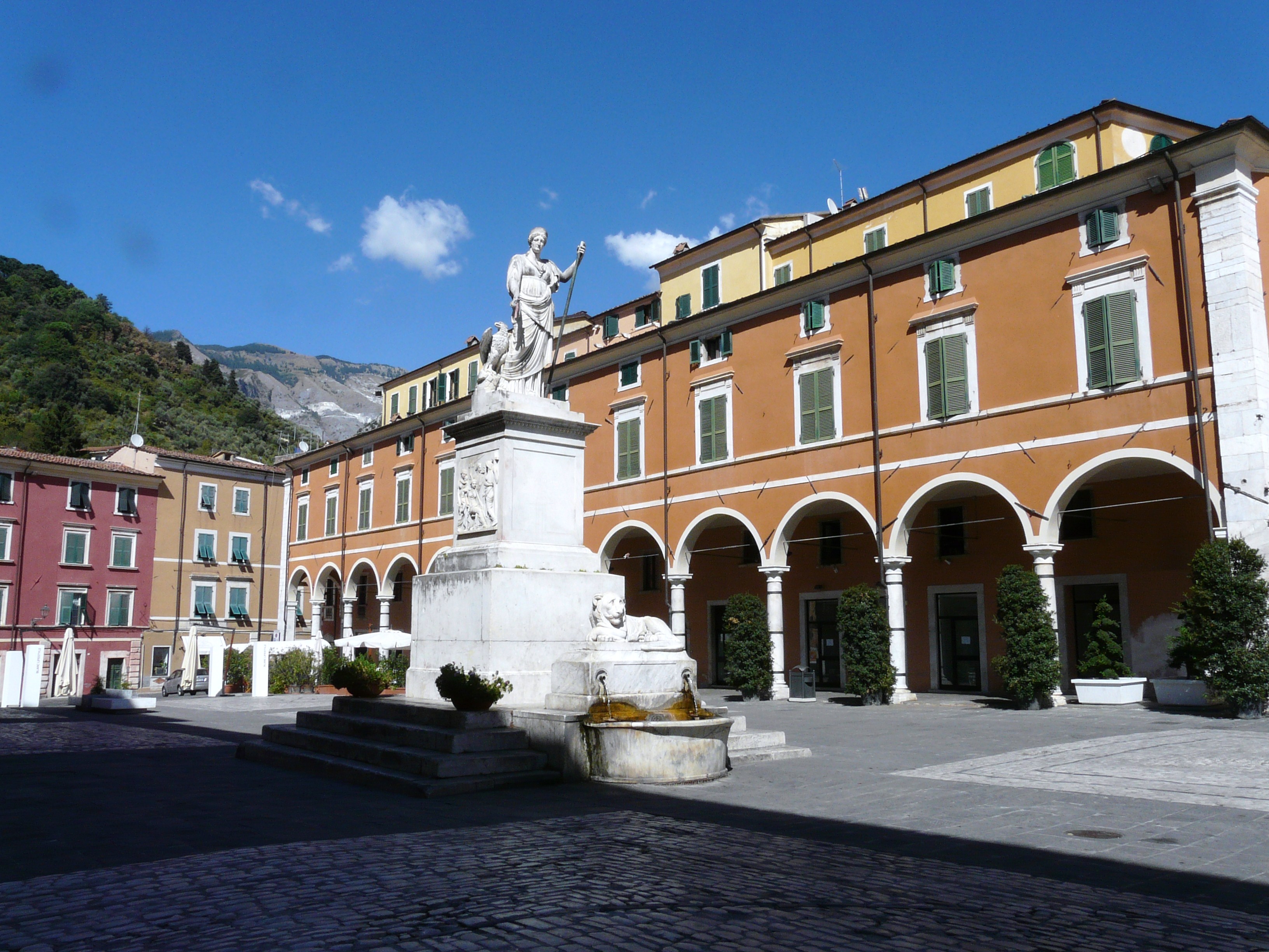 PIAZZA ALBERICA