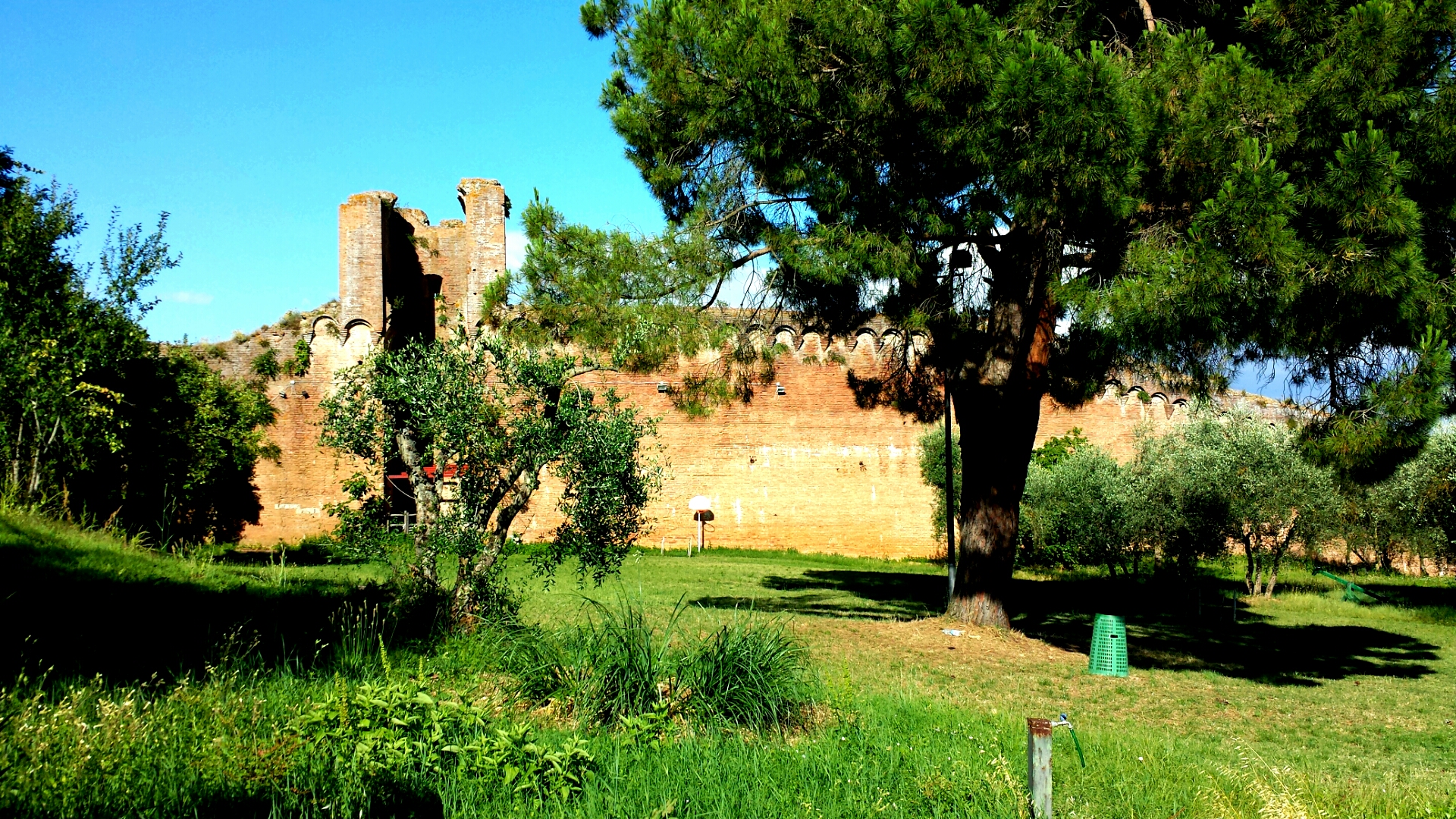 LE VALLI VERDI DELLA CITTA' DI SIENA - LA VALLE DI FOLLONICA