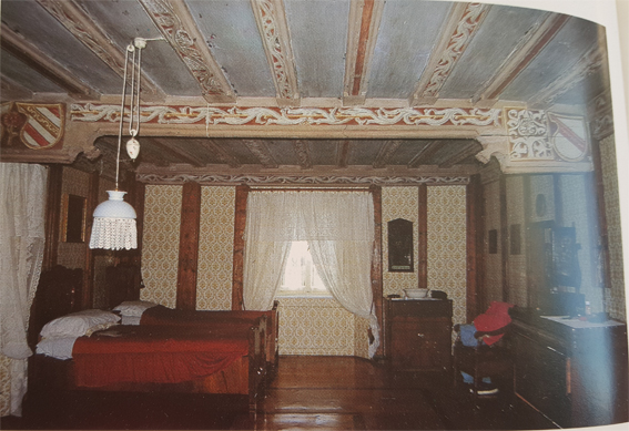 “STUA” TARDOGOTICA DI CASA MOLIGNONI 
