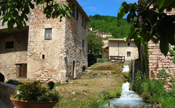 FIUME MENOTRE E SORGENTI DI RASIGLIA