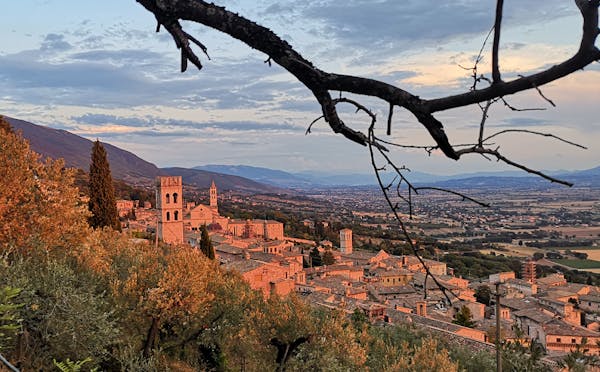 ASSISI, PASSEGGIATA TRA LE CHIESE NASCOSTE