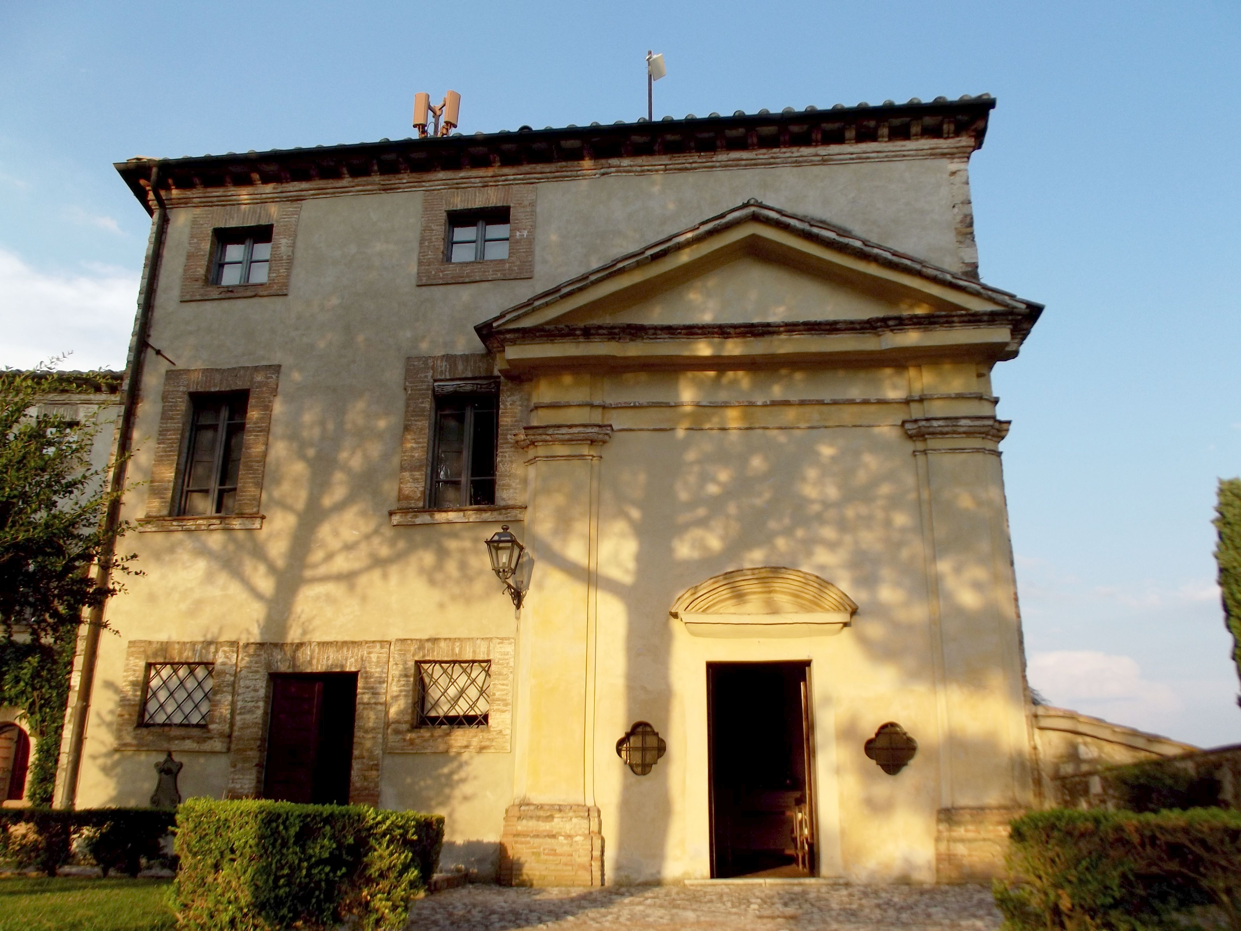 CASTELLO DELLE REGINE | I Luoghi del Cuore - FAI