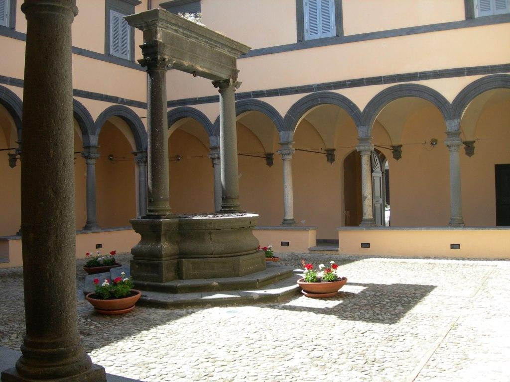 CHIOSTRO DELLA CHIESA DI SAN GIOVANNI EVANGELISTA