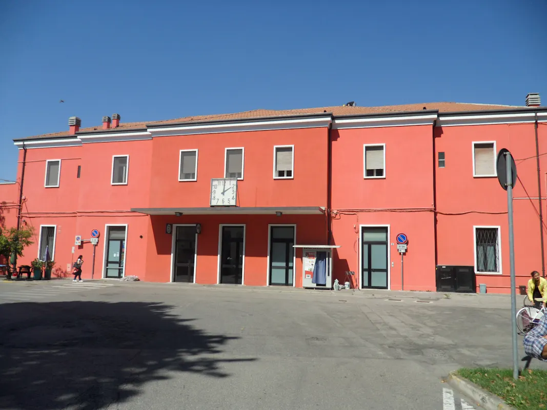 STAZIONE FERROVIARIA | ph. FAI | © FAI - Fondo Ambiente Italiano STAZIONE FERROVIARIA | ph. FAI | © FAI - Fondo Ambiente Italiano