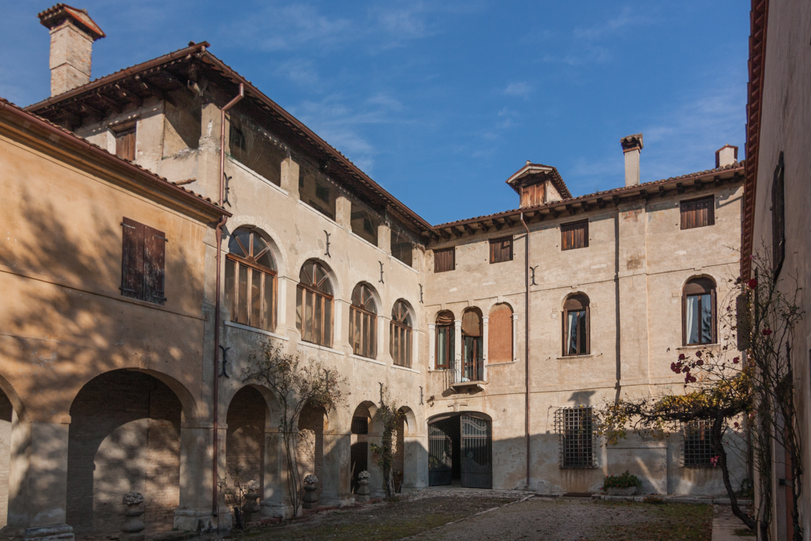 PALAZZO BERGAMO PARI