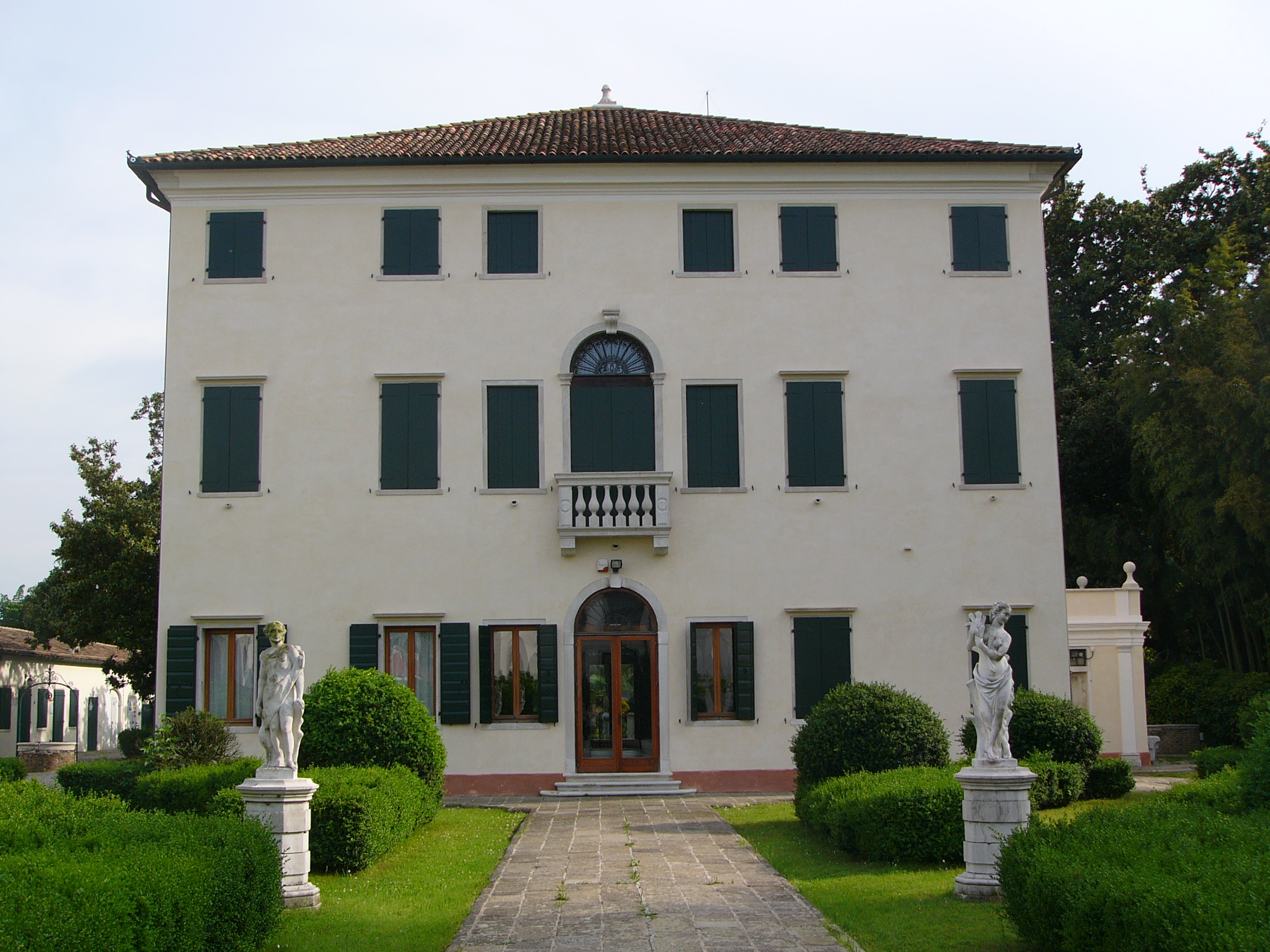 VILLA BISACCO PALAZZI