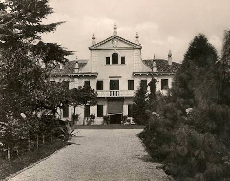 VILLA BOCCA TREZZA DETTA “MILLE E UNA ROSA”