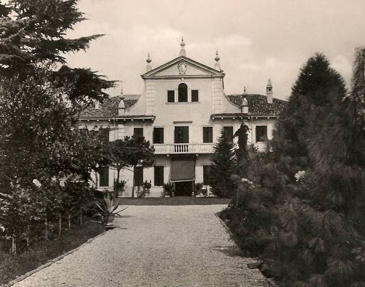 VILLA BOCCA TREZZA DETTA “MILLE E UNA ROSA”