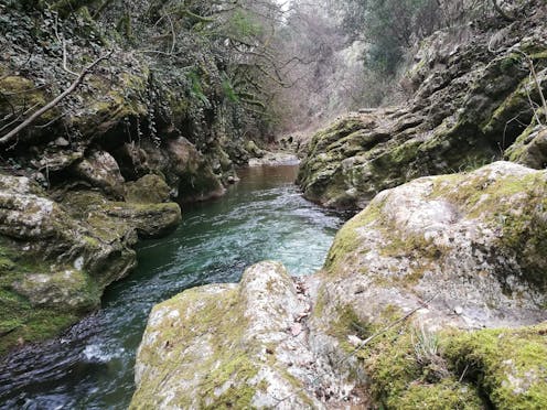 IL FIUME FARFA CHE ATTRAVERSA LA SABINA
