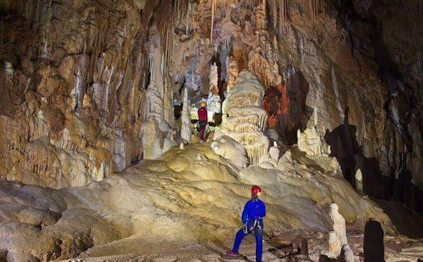 GROTTA DEL CERVO RISERVA NATURALE GROTTE DI PIETRASECCA