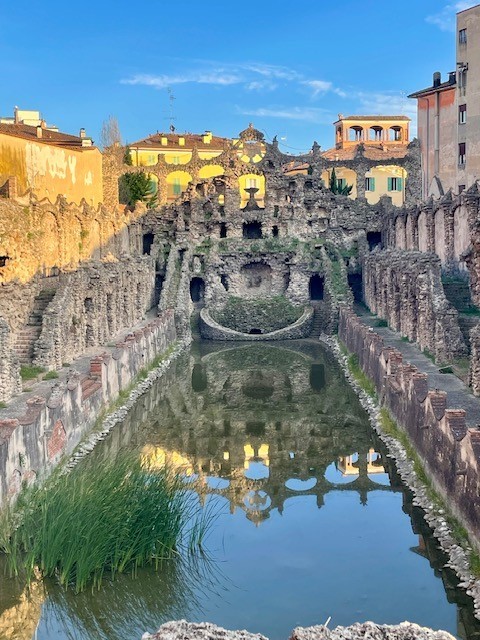 FONTANA DEL PALAZZO DUCALE ESTENSE