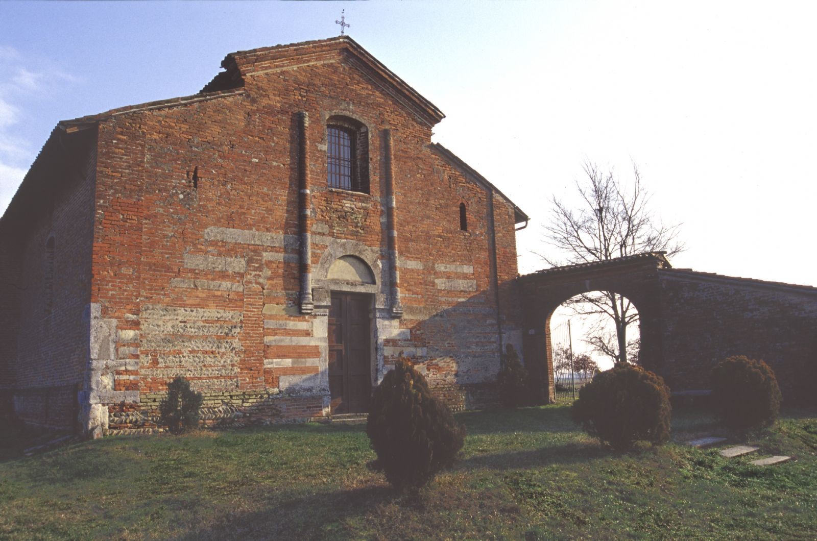 LAPIDE PRESSO IL CASTELLO E CHIESA CAPPUCCINI