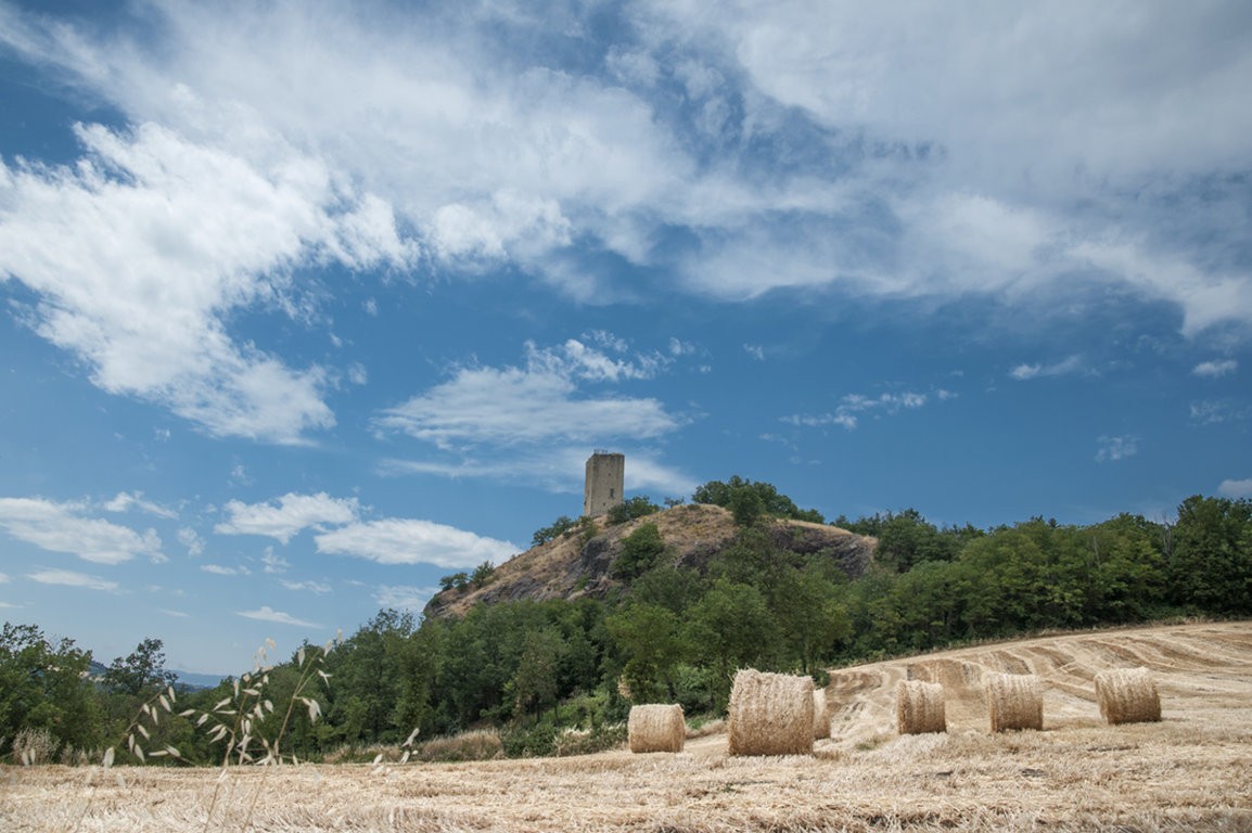 TORRE DI ROSSENELLA A ROSSENA