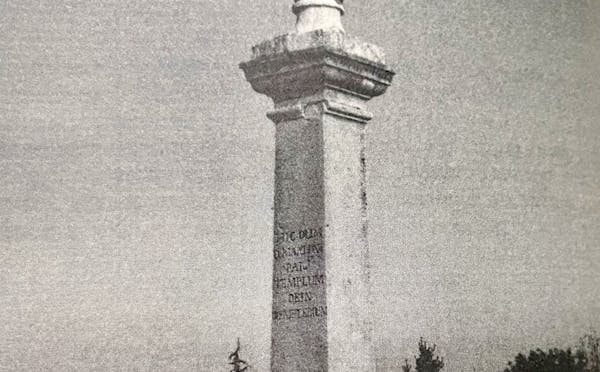 STELE A RICORDO DELLA CHIESA DI SAN MARTINO