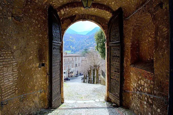 PORTALE DI INGRESSO AL PAESE ANTICO DI CONTIGLIANO
