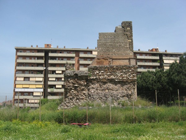 TORRE SPACCATA