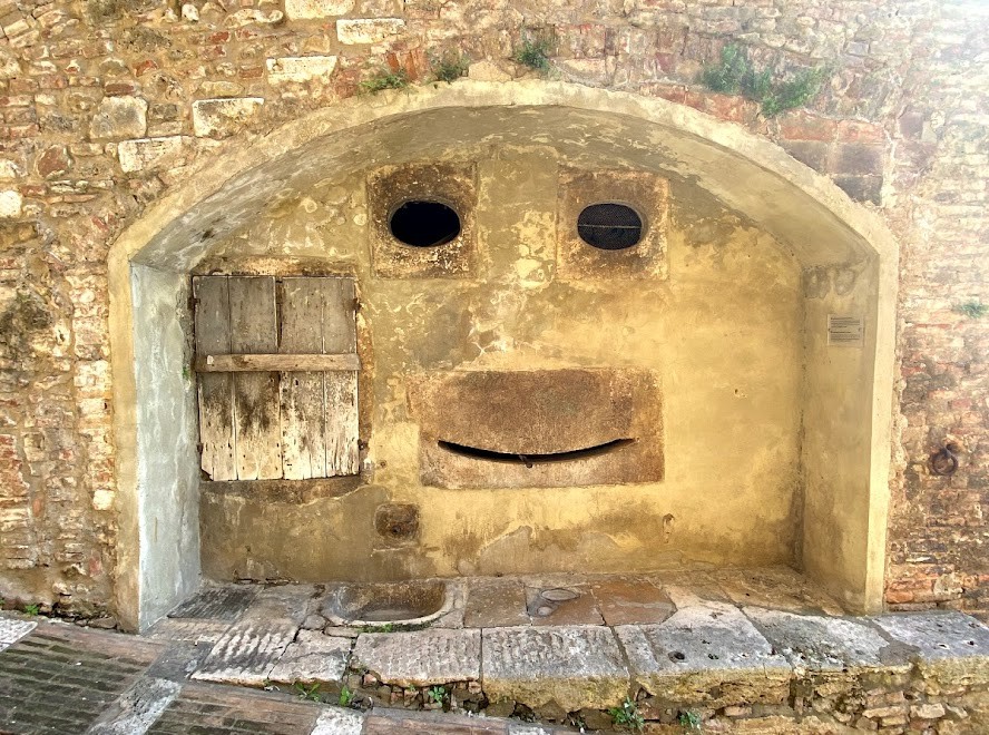 FONTANA PER LE ACQUE PROFONDE (FONTANA DEL SORRISO)