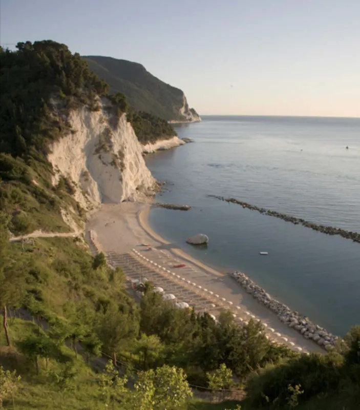 SPIAGGIA DI NUMANA SPIAGGIA DI NUMANA