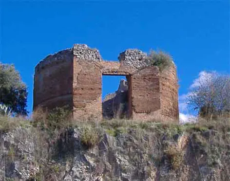 RUDERI DEL MAUSOLEO ROMANO