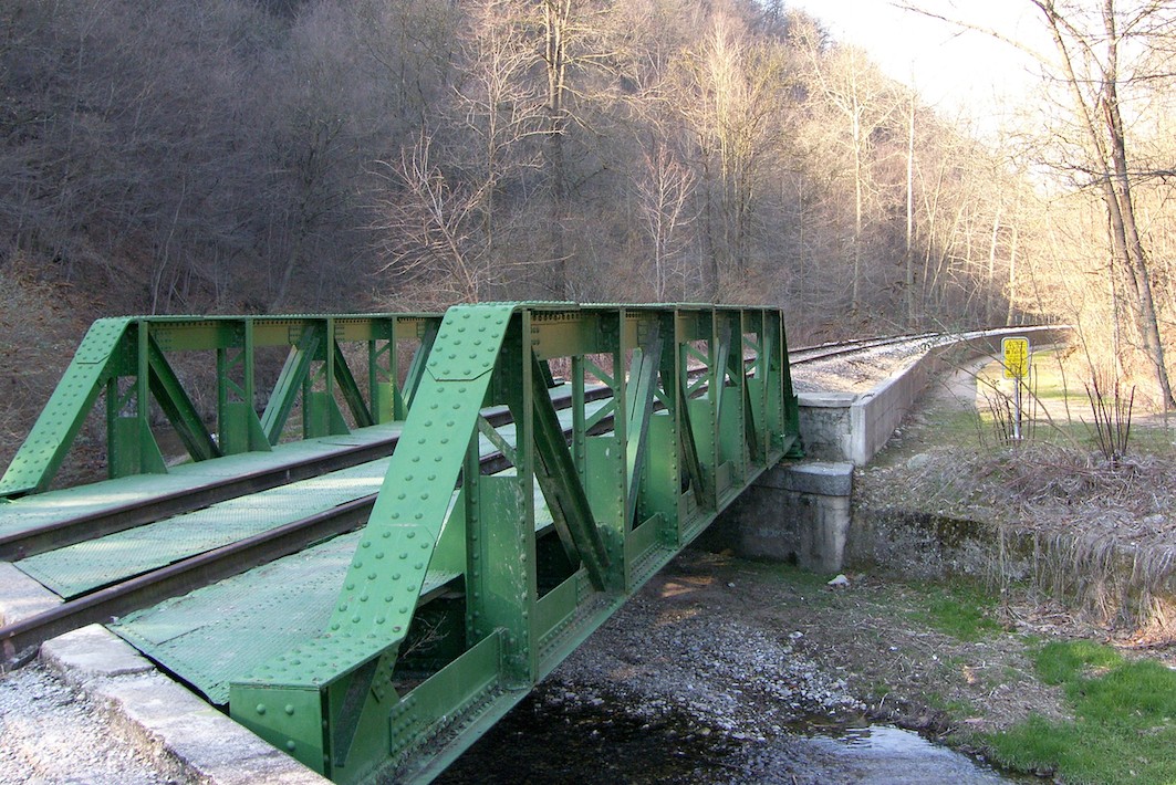 FERROVIA DELLA VALMOREA (CASTELLANZA-MALNATE-MENDRISIO)