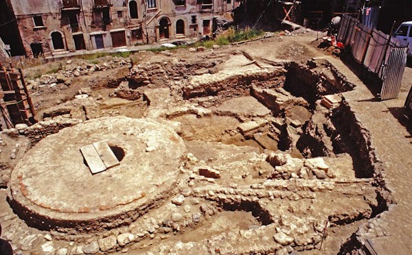 AREA ARCHEOLOGICA DI PIAZZA TOSCANO