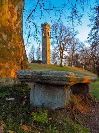 TORRE NEL PARCO DI VILLA CAGNOLA