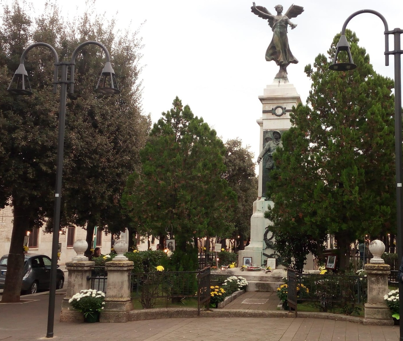 MONUMENTO AI CADUTI NELLA I GUERRA MONDIALE
