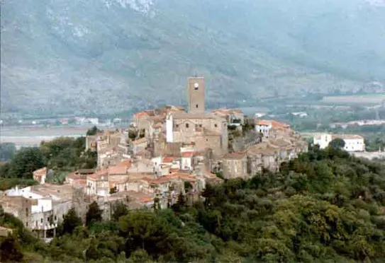 CENTRO ANTICO DI TORA DETTO CASTELLO DI TORA