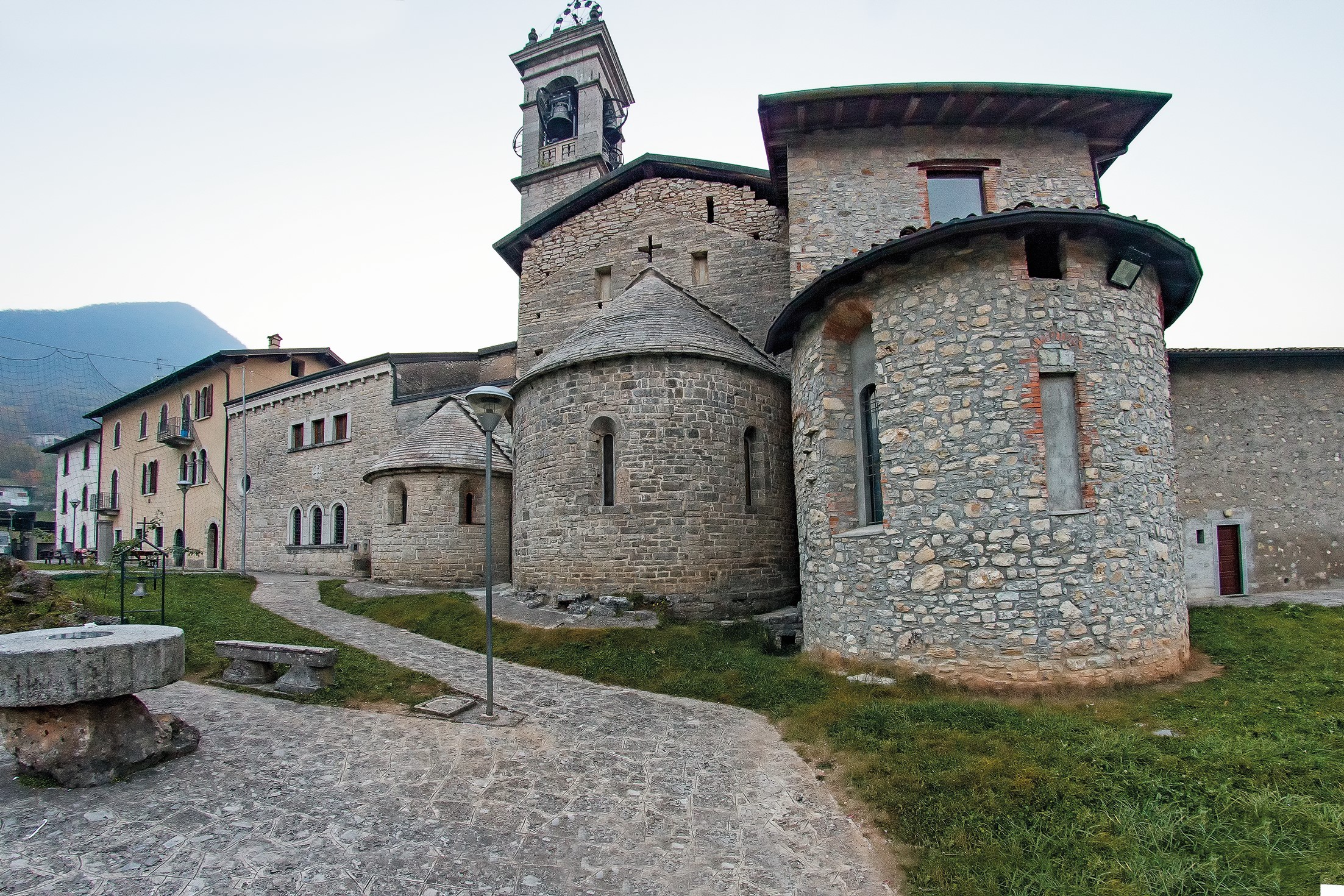 ABBAZIA DI SAN BENEDETTO IN VALLALTA