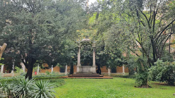 IL CHIOSTRO MAGGIORE DELLA BIBLIOTECA CLASSENSE