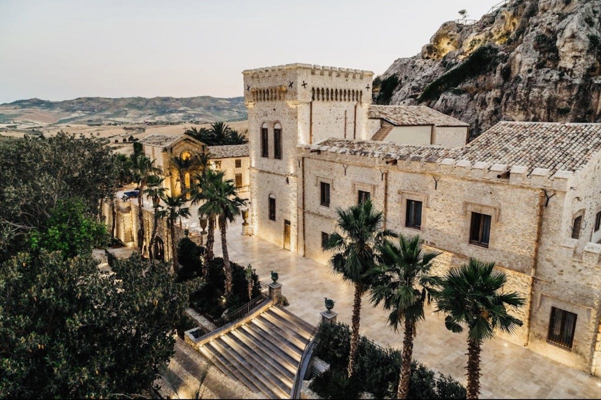 CASTELLO DUCALE COLONNA CASTELLO DUCALE COLONNA