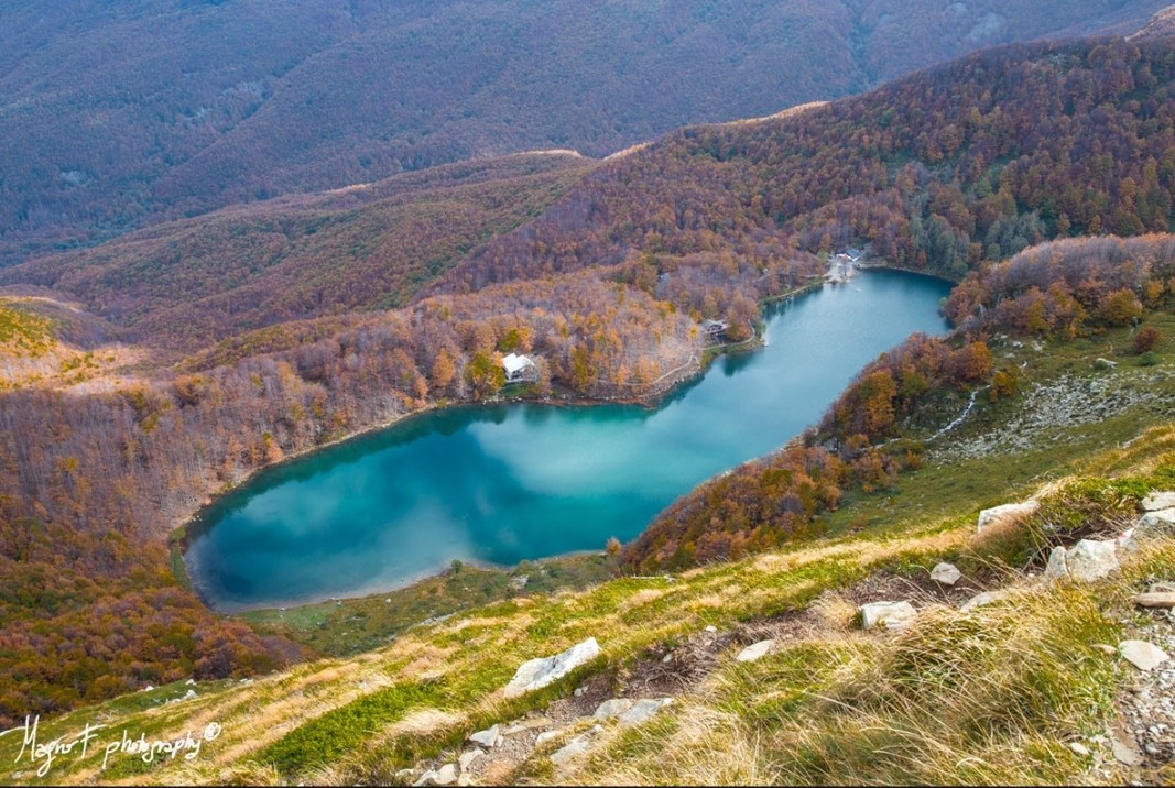 LAGO SANTO