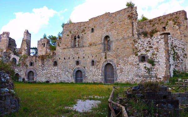 TORRE DI CASERTAVECCHIA E RESTI DEL CASTELLO
