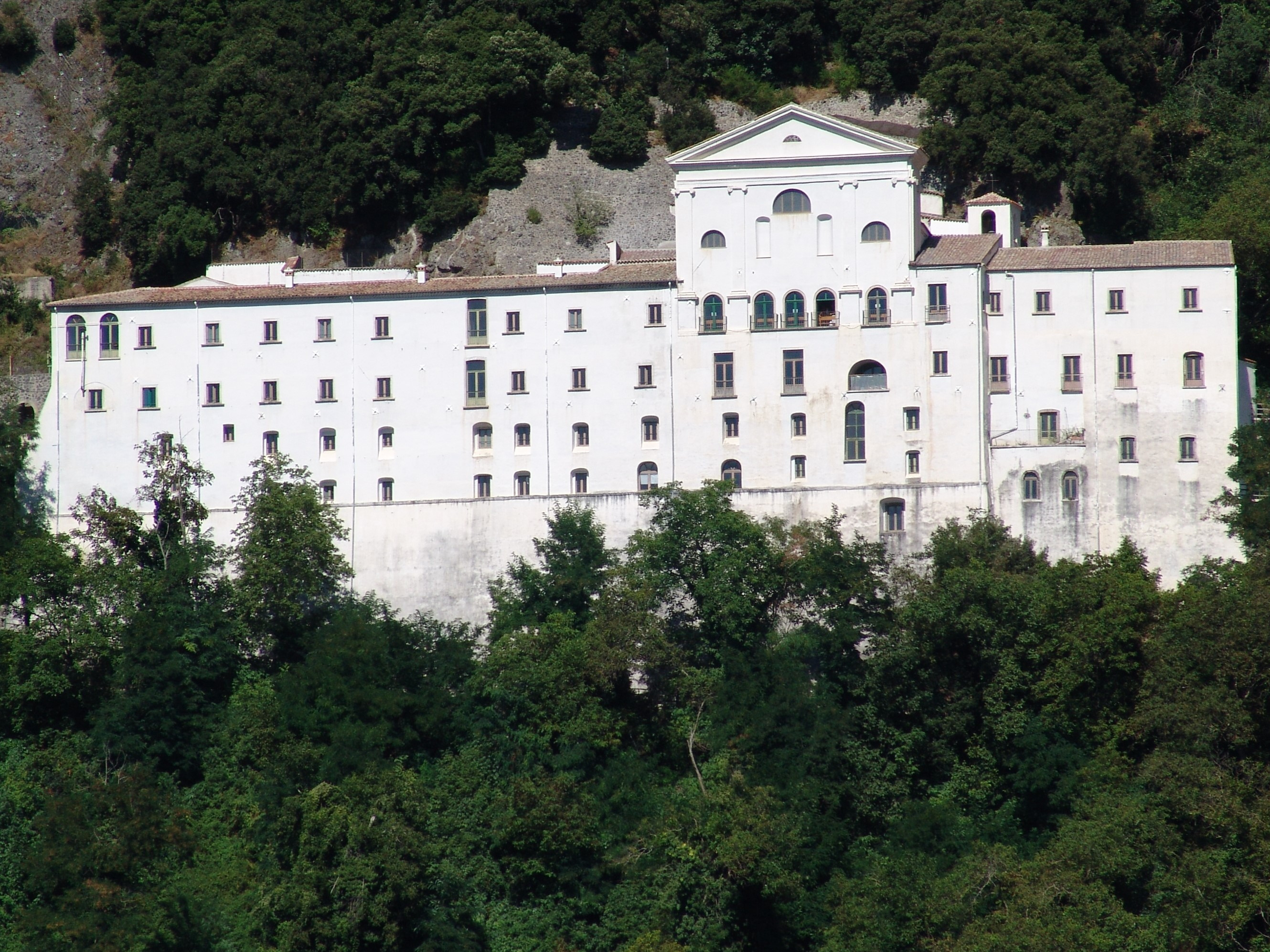 ABBAZIA SAN MICHELE ARCANGELO MONTICCHIO Luogo FAI